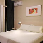 Jinjiang Inn Beijing Fengtai East Avenue Railway Station